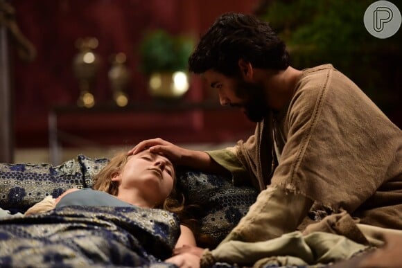 João (Rafael Gevú) usa sua fé e ressuscita Helena (Julia Maggesi) no capítulo de sexta-feira, 8 de março de 2019 da novela 'Jesus'