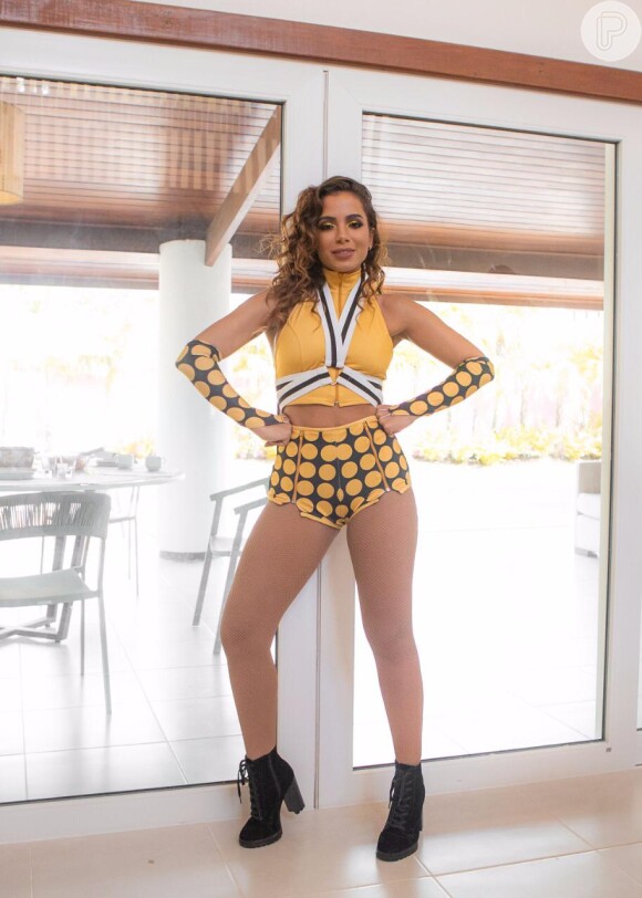 Anitta lançou o hit 'Bola e Rebola' recentemente
