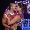 Priscila Fantin e o namorado, Bruno Lopes, se beijaram muito no Nosso Camarote
