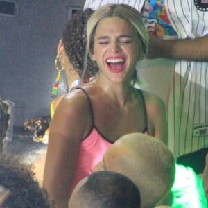 Bruna Marquezine se divertiu no Camarote Expresso 2222, em Salvador, na Bahia