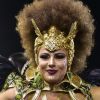 Viviane Araujo foi a rainha de bateria no desfile de carnaval da Mancha Verde