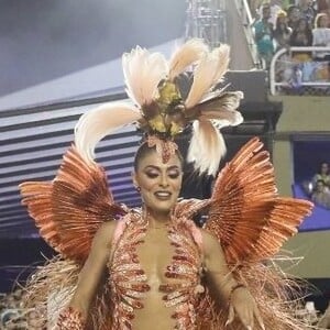 Juliana Paes fez um pedido após receber críticas por conta de fantasia de carnaval: 'Julgar sem saber... Até quando?'