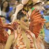 Juliana Paes rebateu críticas por conta de fantasia usada no desfile de carnaval da Grande Rio: 'Todas as penas foram recicladas de acervos de anos anteriores e reutilizados com nova coloração'