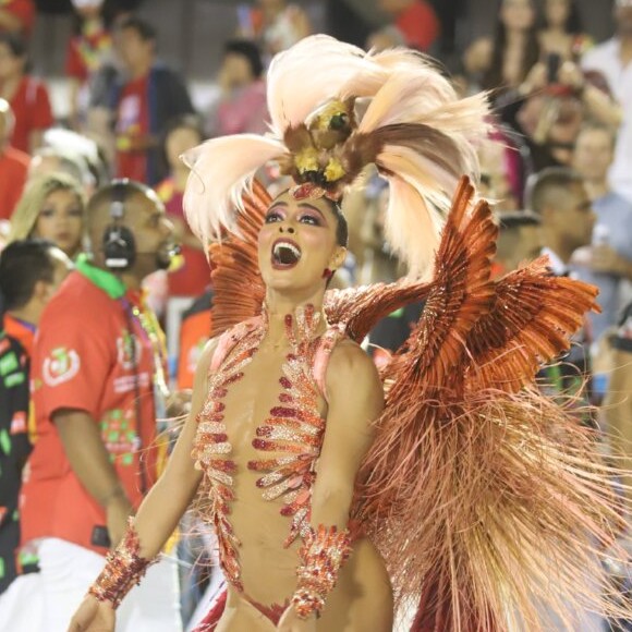 Juliana Paes contou ter feito mistura após desfile de carnaval: 'Frituras e risoto'