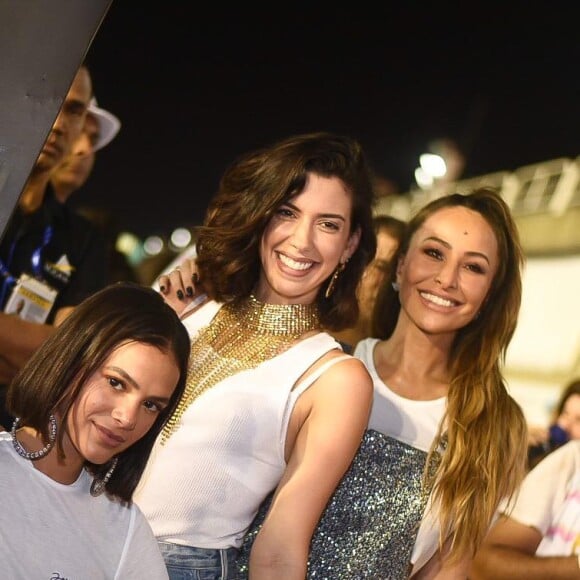 Bruna Marquezine, Camila Coutinho e Sabrina Sato posaram juntas na