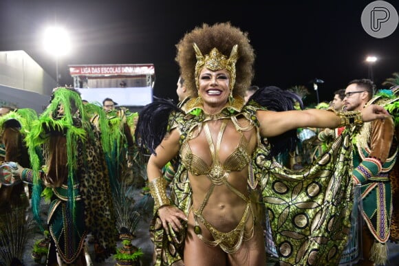 Viviane Araujo é rainha de bateria da Manche Verde, escola campeã do Carnaval de São Paulo de 2019. Ela usou um cabelo black power e uma fantasia que representava a princesa africana Aqualtune. A escola desfila nesta sexta-feira, 08 de março de 2019