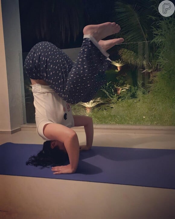 Para manter o corpo em forma, Maraisa também é adepta de yoga