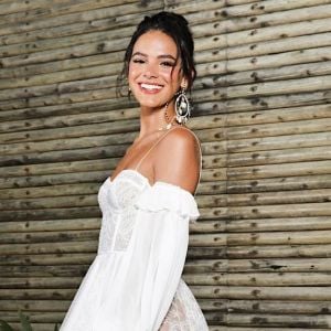 Bruna Marquezine explicou que está passando por um momento de desconexão: 'Não esperava sair do meu momento de recolhimento hoje, estava pronta pra só ouvir, absorver'