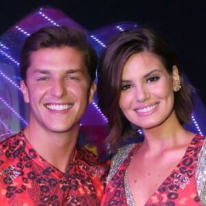 Camila Queiroz relata pressão na web por ter filho com Klebber Toledo: 'Postamos uma foto juntos e nos comentários só tem falado sobre isso'