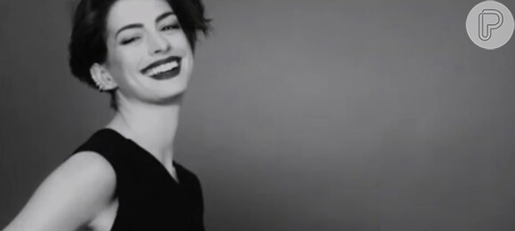 Anne Hathaway fez sucesso no filme 'O Diabo Veste Prada' e desabafa sobre fama: 'Me ferrou por um tempo'