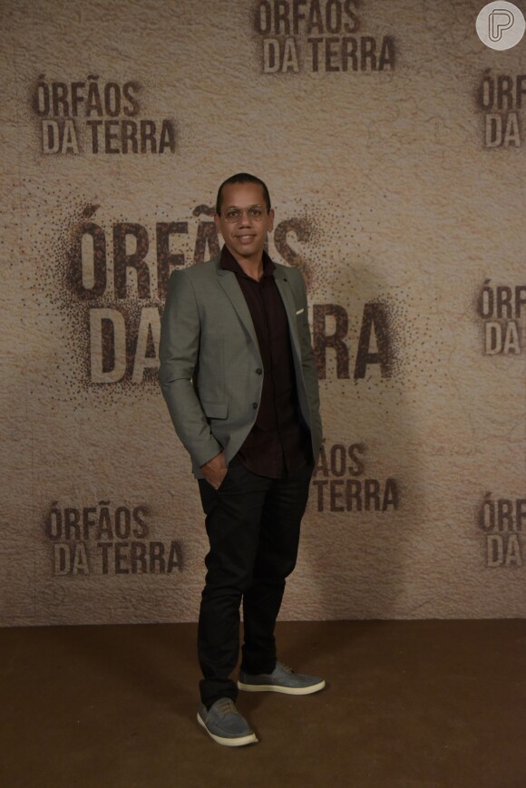 Dr. Rogério Pessoa (Luciano Salles) será o advogado do Instituto Boas-Vindas e braço direito do Padre Zoran (Angelo Coimbra) na novela 'Órfãos da Terra'.
