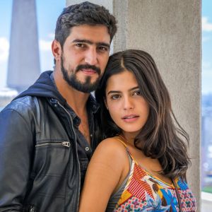 A novela 'Órfãos da Terra' estreia no dia dois de abril, terça-feira, e contará a história do romance proibido de Laila (Julia Dalavia) e Jamil (Renato Góes).