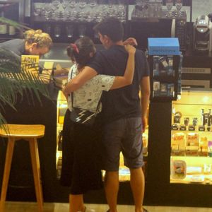 Marcelo Adnet e a namorada, Patricia Cardoso, curtem passeio em clima de romance em shopping do Rio de Janeiro, neste domingo, 17 de março de 2019