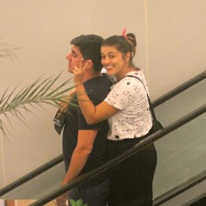 Marcelo Adnet e a namorada, Patrícia Cardoso, curtem passeio em clima de romance em shopping do Rio de Janeiro, neste domingo, 17 de março de 2019