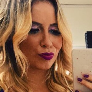 Marília Mendonça defendeu a letra da música 'Amante Não tem Lar' no Twitter