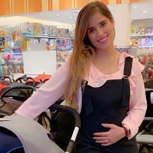 Grávida, Camilla Camargo lista desejos ao comer nesta segunda-feira, dia 25 de março de 2019