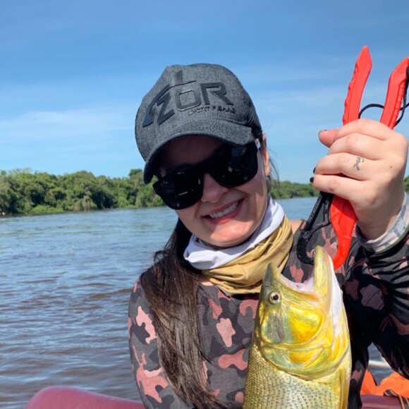 Dupla de Maraisa, Maiara tira foto com o namorado, Fernando Zor, em viagem de férias