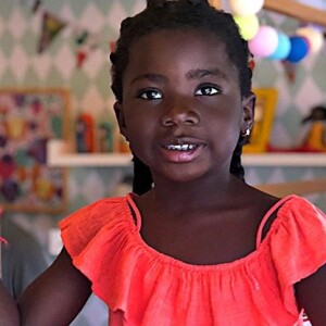 Filha de Giovanna Ewbank e Bruno Gagliasso, Títi recebeu o carinho dos pais e da mãe nos comentários das fotos