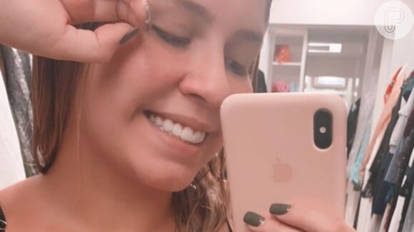 Marília Mendonça exibe cintura após retirar cinta pós-cirúrgica nesta quinta-feira, dia 27 de março de 2019