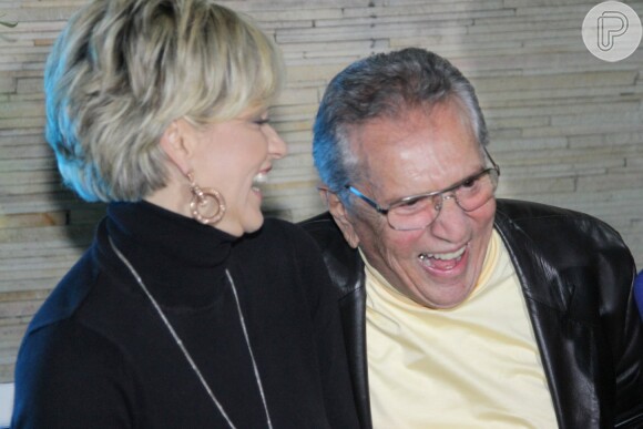 Carlos Alberto de Nóbrega, de 78 anos, e Andréa Nóbrega, de 45, reatam casamento
