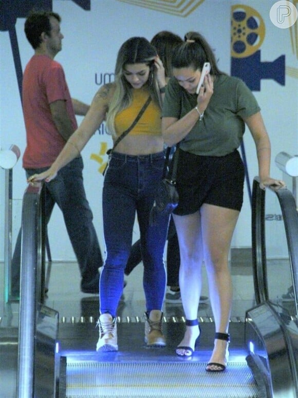 Kelly Key passeou com a filha, Suzanna Freitas, em shopping do Rio