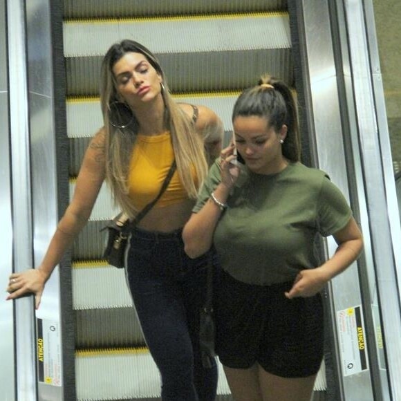 Kelly Key mandou beijo para paparazzo em passeio com a filha, Suzanna Freitas
