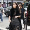 Kim Kardashian aposta na transparência em look Balmain