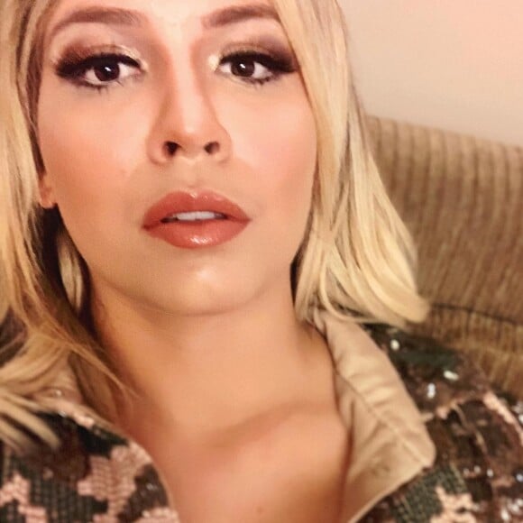 Marília Mendonça, com as novas medidas, ganhou elogios de famosos e anônimos com look amarelo