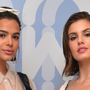 Bruna Marquezine e Camila Queiroz surgiram elegantes no evento da Miu Miu em São Paulo