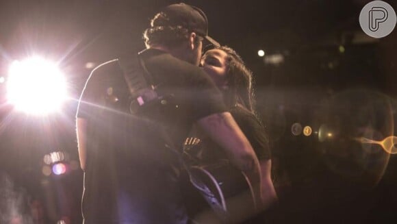 Maiara e Fernando Zor se beijam no vídeo compartilhado pela cantora