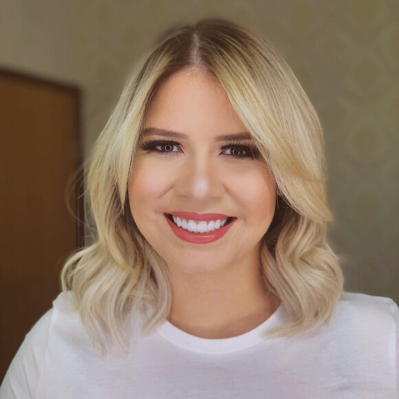 Marília Mendonça, sem tocar no assunto, compartilhou a frase 'Mulheres apoiam mulheres' em sua rede social, mas logo depois apagou o post