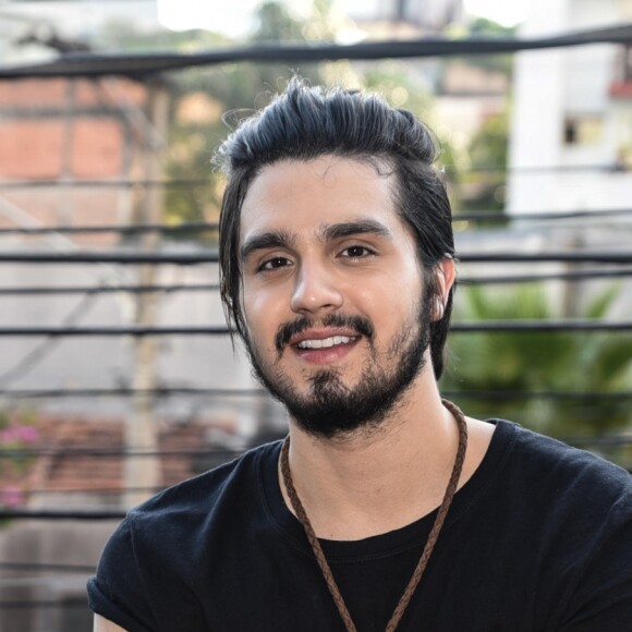 Luan Santana muda visual após anos em vídeo publicado nesta segunda-feira, dia 08 de abril de 2019