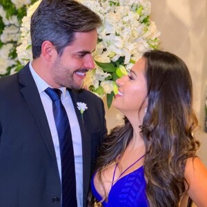 Irmã de Simaria, Simone é casada com Kaká Diniz, com quem tem o filho, Henry