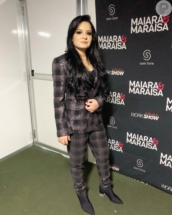 Maraisa, da dupla com Maiara, se submeteu a uma cirurgia plástica para implante de silicone nos seios