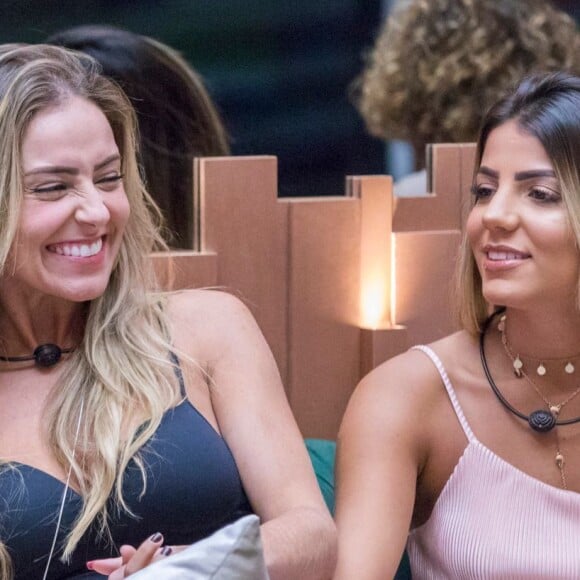 Hariany não vai aceitar ajuda financeira de Paula após vitória da loira no 'BBB19', em 13 de abril de 2018