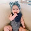 Aos 4 meses, a filha de Sabrina Sato, Zoe, apareceu sorridente em foto postada pela avó materna, Kika