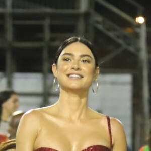 Thaila Ayala, noiva de Renato Góes, está recuperada de uma cirurgia na coluna