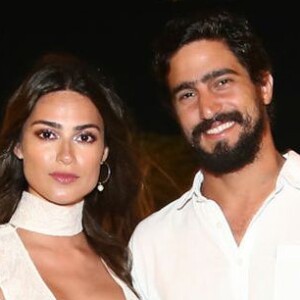 Thaila Ayala e Renato Góes marcaram a data do casamento, segundo o colunista Leo Dias, nesta quinta-feira, 18 de abril de 2019