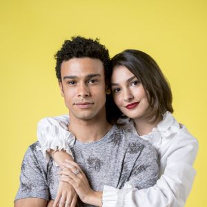 Diego (Sergio Malheiros) e Larissa (Marina Moschen) se separam por causa de armação da Vanessa (Camila Queiroz) novela 'Verão 90'