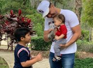 Wesley Safadão, em viagem, mostra vídeo de Yhudy dando comida a Dom: 'Saudade'