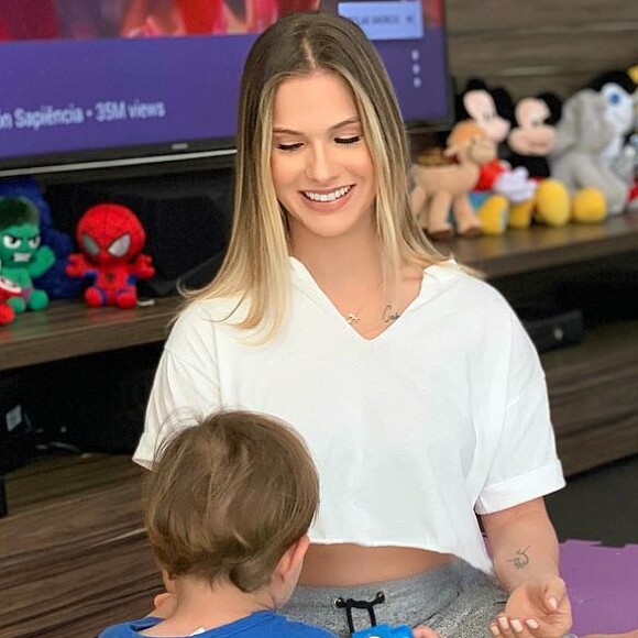 Andressa Suita ficou encantada ao ver Gabriel no piano