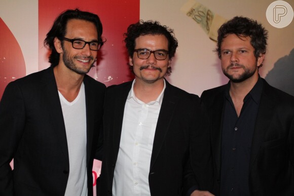 Wagner Moura, Selton Mello e Rodrigo Santoro posam no tapete vermelho do filme 'Trash'