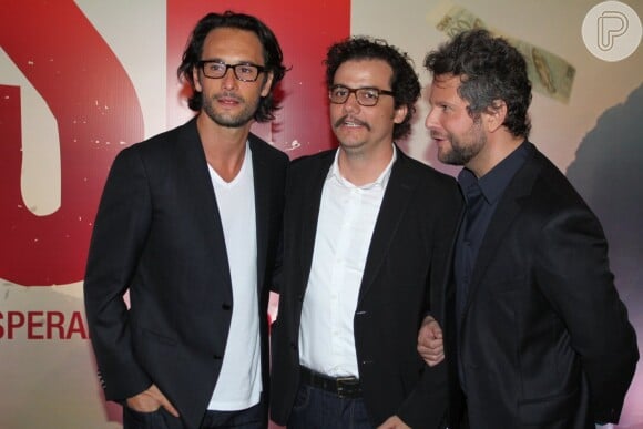 Rodrigo Santoro, Wagner Moura e Selton Mello são fotografados na pré-estreia do filme 'Trash'