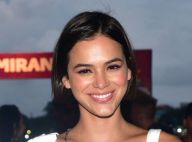 Bruna Marquezine aposta em bandana para curtir festival Coachella nos EUA. Vídeo