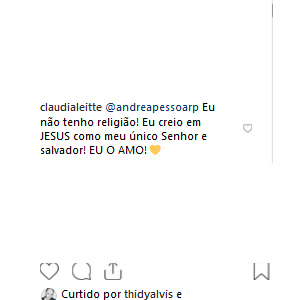 Claudia Leitte rebateu críticas de fãs ao postar foto de seu batizado