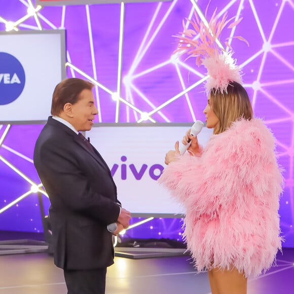 Claudia Leitte já havia sido alvo de fala de Silvio Santos por conta de sua roupa