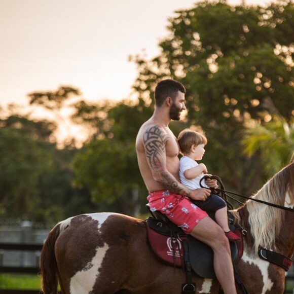Gusttavo Lima também é fã de programas ao ar livre com os filhos