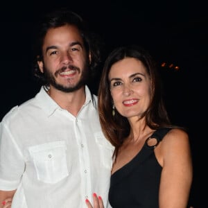 Fátima Bernardes viajou para Pernambuco para acompanhar o namorado, Túlio Gadêlha, em festa de casamento e não conseguiu voltar a tempo por conta de forte ventania no Rio que adiou e cancelou voos