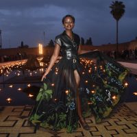 Lupita Nyong'o arrasa com saia de tule com bordados e mix de couro em look Dior