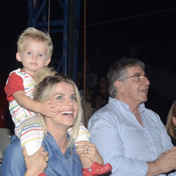 Enrico Bacchi foi ao circo com a mãe, Karina Bacchi, e os avós paternos nesta quarta-feira, 1º de maio de 2019